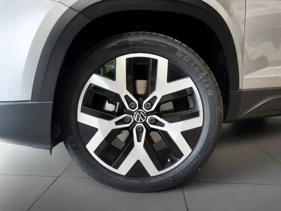 VOLKSWAGEN-TAOS-1.4 250 TSI TOTAL FLEX HIGHLINE AUTOMÁTICO VOLKSWAGEN-TAOS-2025
