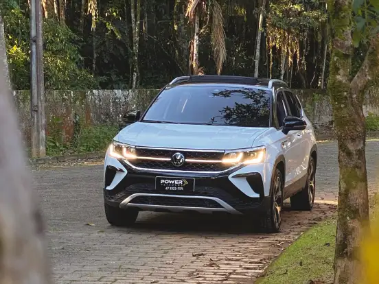 VOLKSWAGEN-TAOS-2023