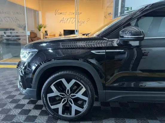 VOLKSWAGEN-TAOS-2024