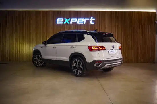VOLKSWAGEN-TAOS-2025
