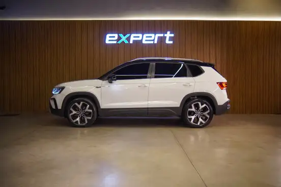 VOLKSWAGEN-TAOS-2025