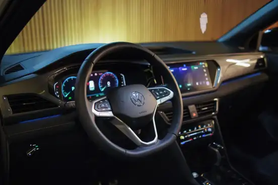 VOLKSWAGEN-TAOS-2025
