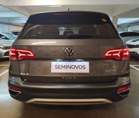 VOLKSWAGEN-TAOS-2021