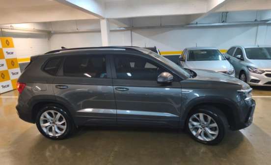 VOLKSWAGEN-TAOS-2021