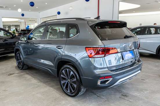 VOLKSWAGEN-TAOS-2024