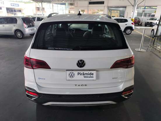 VOLKSWAGEN-TAOS-1.4 250 TSI TOTAL FLEX COMFORTLINE AUTOMÁTICO VOLKSWAGEN-TAOS-2023