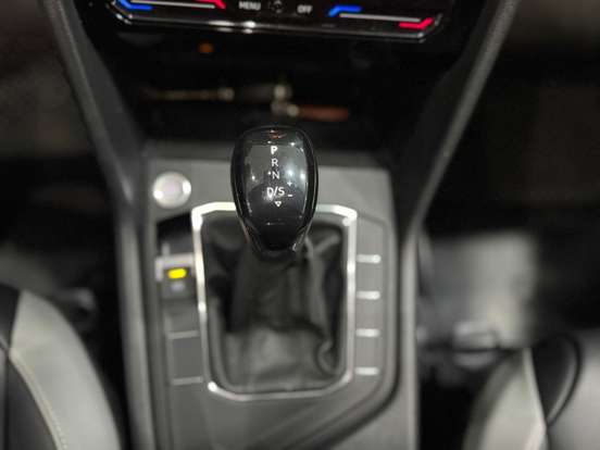 VOLKSWAGEN-TAOS-2023