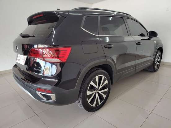 VOLKSWAGEN-TAOS-2025