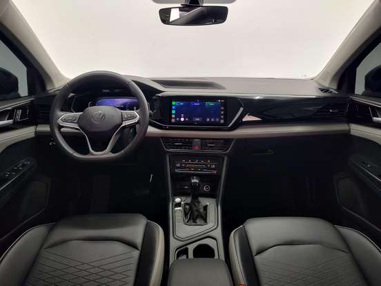 VOLKSWAGEN-TAOS-2025