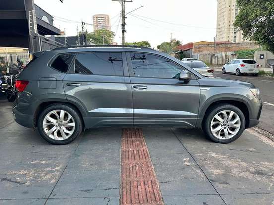 VOLKSWAGEN-TAOS-2022