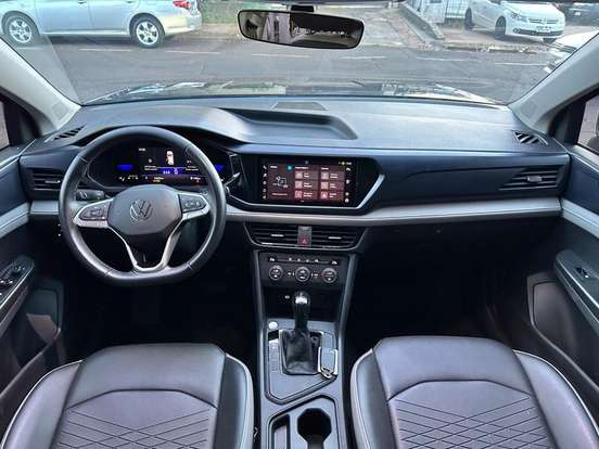 VOLKSWAGEN-TAOS-2022