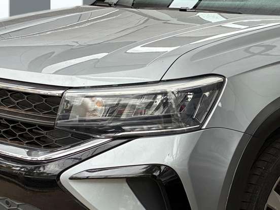 VOLKSWAGEN-TAOS-2021
