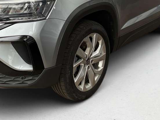 VOLKSWAGEN-TAOS-2021