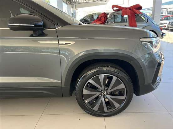 VOLKSWAGEN-TAOS-2022