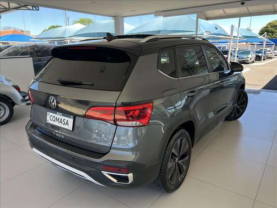 VOLKSWAGEN-TAOS-2022