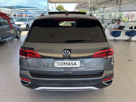 VOLKSWAGEN-TAOS-2022