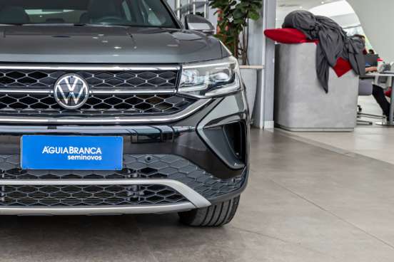 VOLKSWAGEN-TAOS-2024