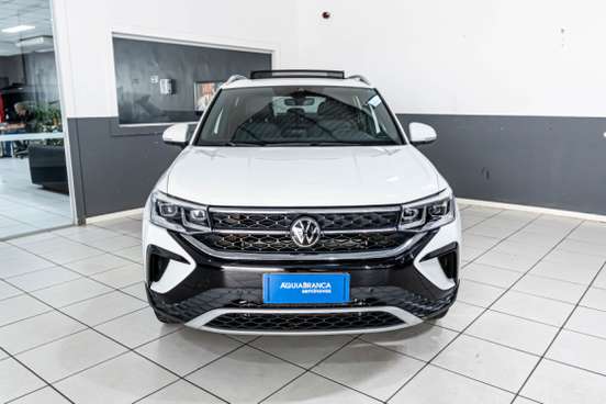 VOLKSWAGEN-TAOS-2023