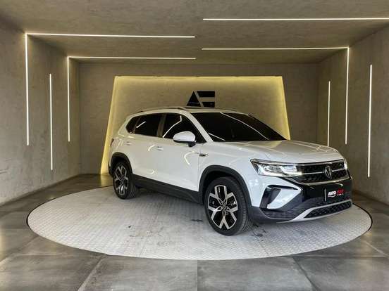 VOLKSWAGEN-TAOS-2025