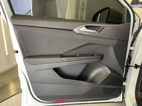 VOLKSWAGEN-TAOS-2025