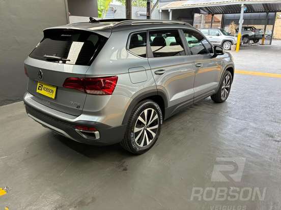 VOLKSWAGEN-TAOS-2021