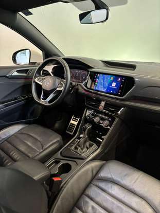 VOLKSWAGEN-TAOS-2021