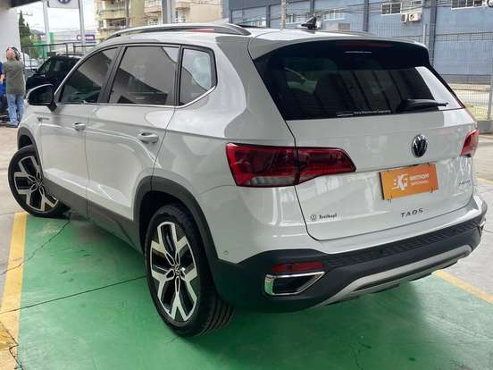 VOLKSWAGEN-TAOS-1.4 250 TSI TOTAL FLEX HIGHLINE AUTOMÁTICO VOLKSWAGEN-TAOS-2024