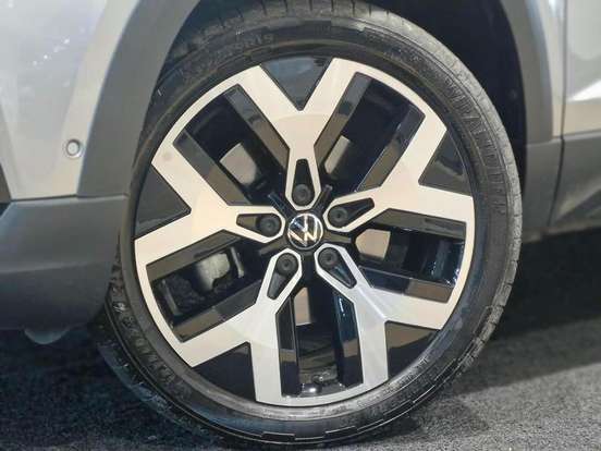 VOLKSWAGEN-TAOS-2025