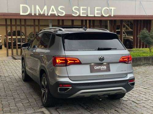 VOLKSWAGEN-TAOS-2025