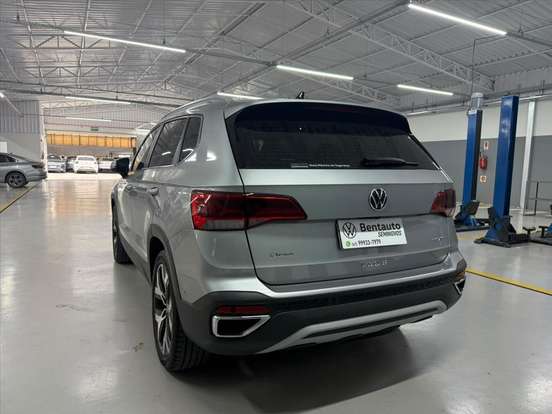 VOLKSWAGEN-TAOS-2023