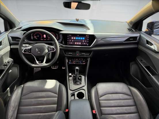 VOLKSWAGEN-TAOS-2023