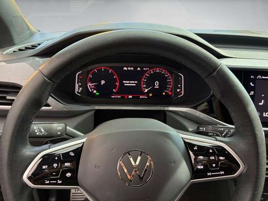 VOLKSWAGEN-TAOS-2023