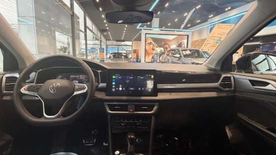 VOLKSWAGEN-TAOS-2026