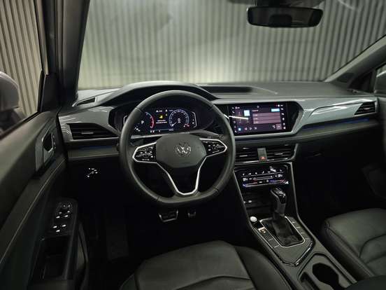VOLKSWAGEN-TAOS-2024