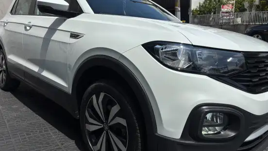 VOLKSWAGEN-T-CROSS-2021