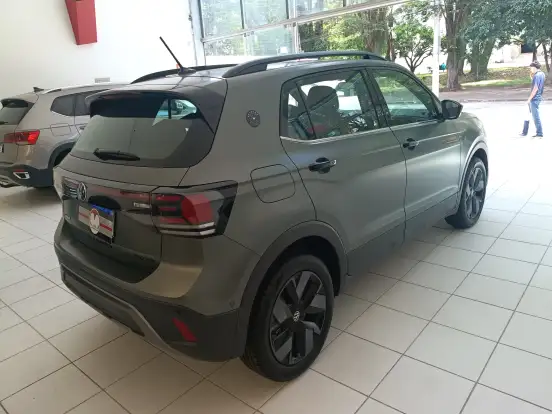 VOLKSWAGEN-T-CROSS-1.4 250 TSI TOTAL FLEX EXTREME AUTOMÁTICO VOLKSWAGEN-T-CROSS-2025
