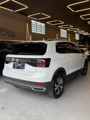 VOLKSWAGEN-T-CROSS-2021