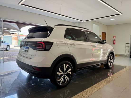 VOLKSWAGEN-T-CROSS-2023