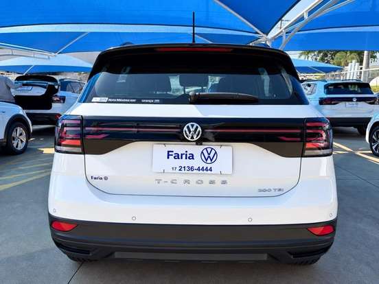 VOLKSWAGEN-T-CROSS-2020