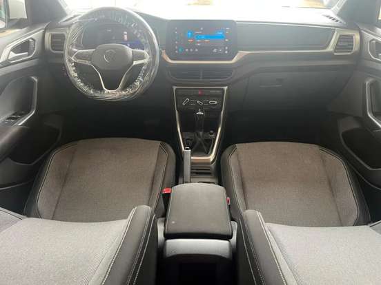 VOLKSWAGEN-T-CROSS-2025