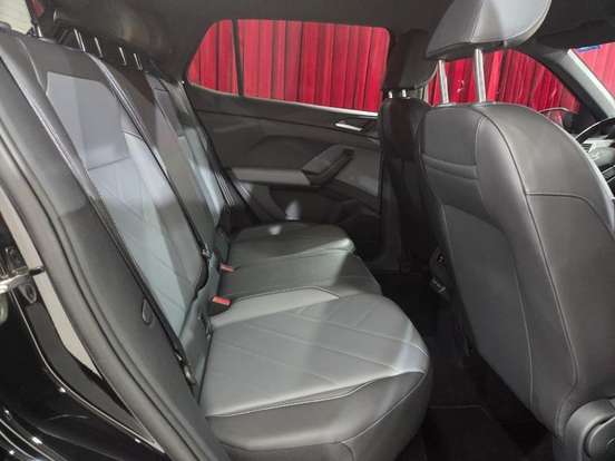 VOLKSWAGEN-T-CROSS-2024