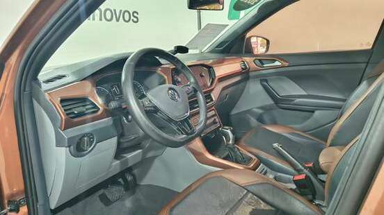 VOLKSWAGEN-T-CROSS-2019