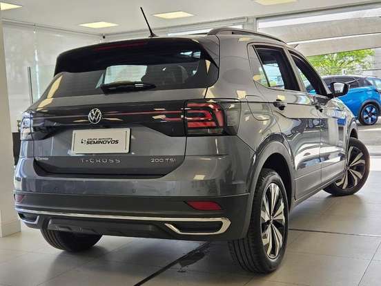 VOLKSWAGEN-T-CROSS-2023