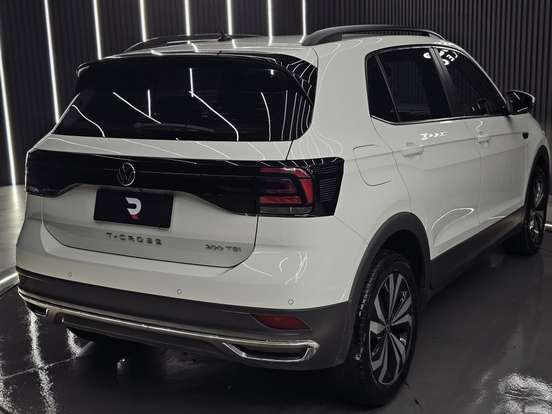 VOLKSWAGEN-T-CROSS-2023