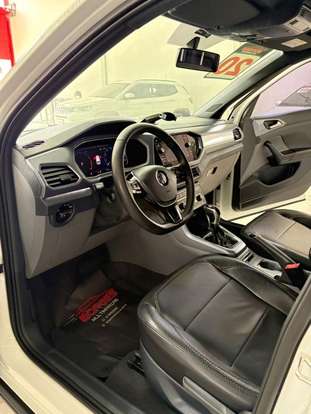 VOLKSWAGEN-T-CROSS-2020