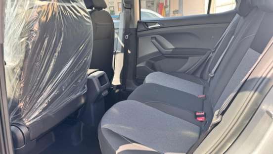VOLKSWAGEN-T-CROSS-2026