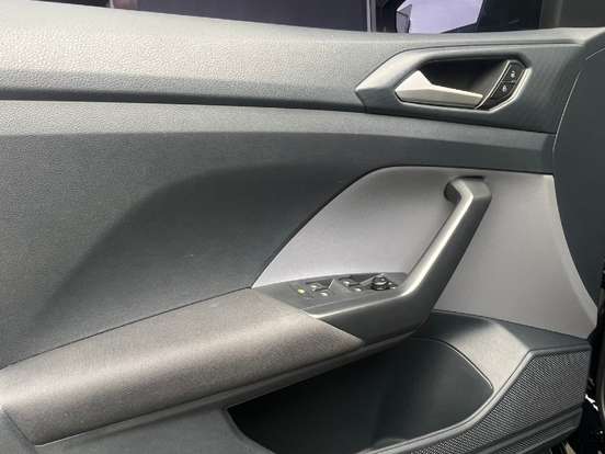 VOLKSWAGEN-T-CROSS-2022