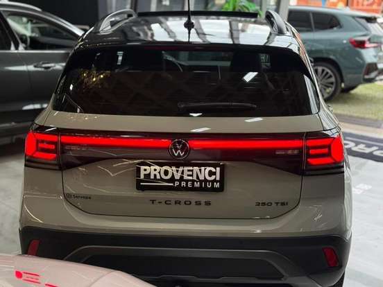 VOLKSWAGEN-T-CROSS-2025