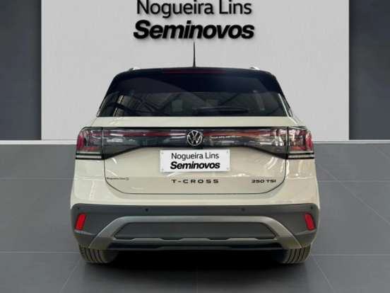 VOLKSWAGEN-T-CROSS-2025