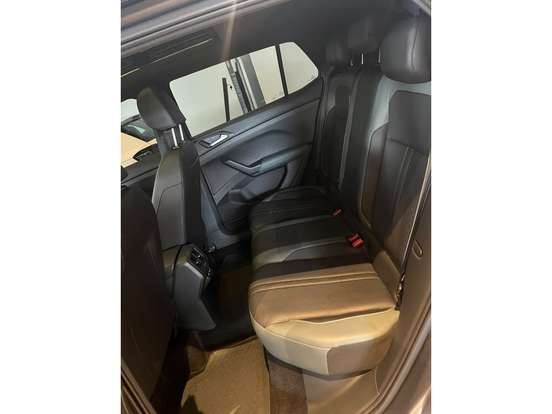 VOLKSWAGEN-T-CROSS-2025